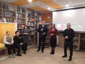 Почетные гости открытия модельной библиотеки в Толпухово