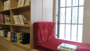 Зона "Свистать всех наверх" - сидения на подокойниках в модельной детской библиотеке