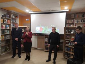 Почетные гости открытия модельной библиотеки в Толпухово