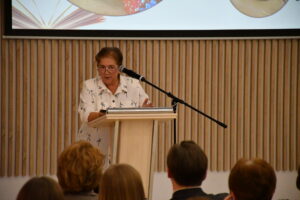 Выступает директор Юрьев-Польской ЦБС