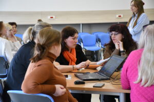 Идет живое обсуждение в одной из команд