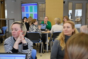 Участники работают в командах